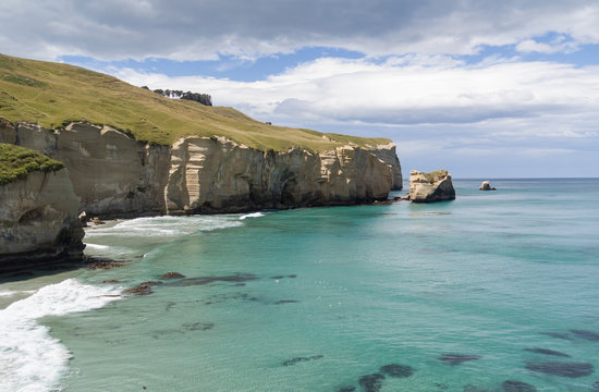 รูปภาพHeadland เลือกดูภาพถ่ายสต็อก เวกเตอร์ และวิดีโอ116,962 Adobe