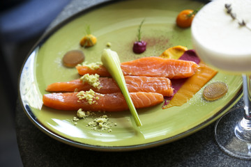 Smoked salmon with lemongrass