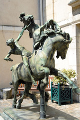 Ville de Vernon, à l'entrée du musée, bronze "Chevaux domptés" de Frédérick Mc Monniès, département de l'Eure, Normandie, France
