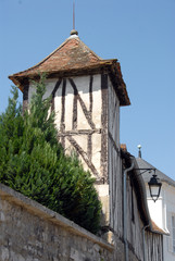 Ville de Vernon, maison à colombages et tour, département de l'Eure, Normandie, France