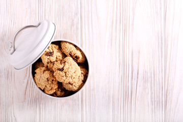 Healthy oat and raisin biscuits