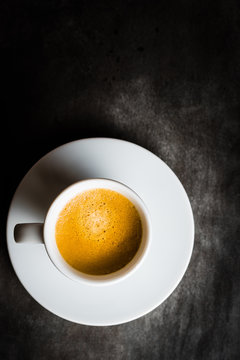 espresso tasse kafee von oben dunkel