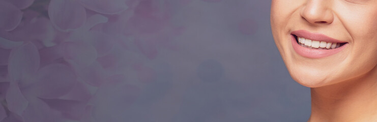 Obraz premium Pojęcie zdrowia jamy ustnej - zdrowe zęby kobiety i uśmiech. .