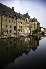 Fototapeta na wymiar Old canal of the city of Ghent