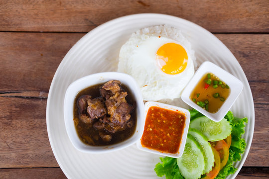 Stewed pork leg and egg with rice