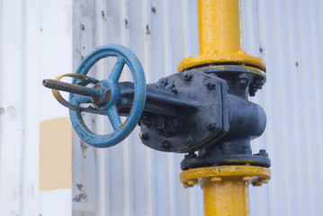 The gas pipe valve is close-up.