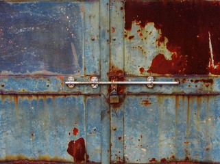錆びた扉
