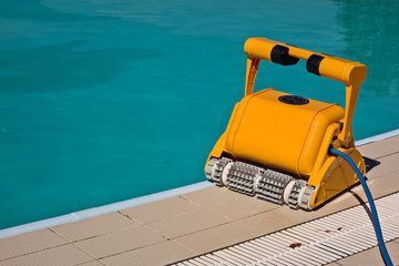 a water cleaner for cleaning swimming pools