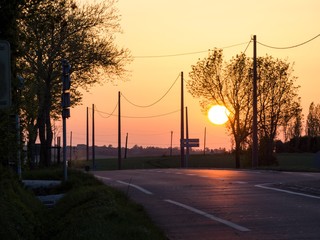 Coucher de soleil dans la campagne toulousaine 