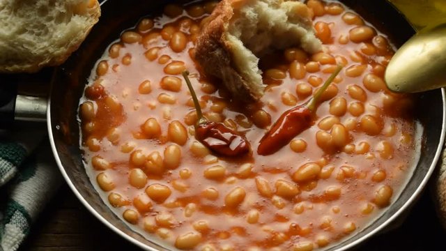 Phaseolus vulgaris Fagioli &Phi;&alpha;&sigma;&omicron;&lambda;&iota;ά Porotos ft81090339 Haricot soup Alubia zuppa Fasola zwykła beans habichuela Gartenbohne video Frijol sopa
