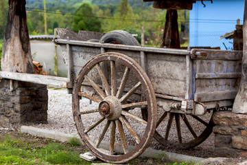 Fototapeta na wymiar Carro de labranza tradicional asturiano