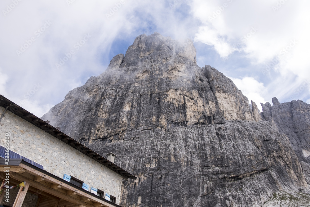 Wall mural Salita al rifugio Velo della Madonna - San Martino di Castrozza