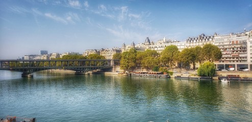 Fototapeta na wymiar Paris lagos 