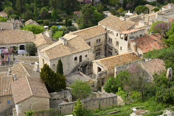 Fototapeta na wymiar Vue sur le village des Baux-de-Provence – A view over Baux-de-Provence village in Provence, France