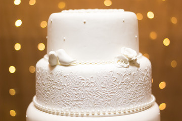 bolo branco de casamento