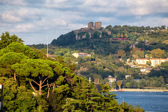 Zoomed view of Yoros castle from Sariyer.Yoros Castle is a Byzantine ruined castle at the confluence of the Bosphorus and the Black Sea in Istanbul, Turkey