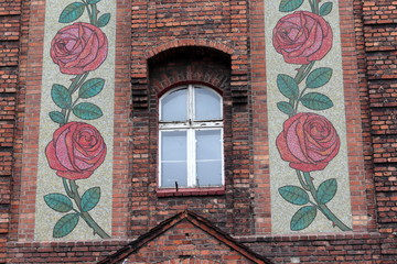Nikiszowiec Katowice flowers on building facade