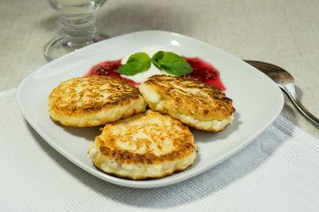 Cottage cheese with raisins for Breakfast. Homemade food.