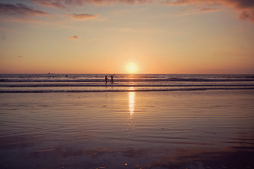 Naklejka premium Goodnight Sun