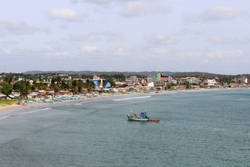 Obraz premium The boats are lining in the quiet sea of Dutch Bay in Trincomalee
