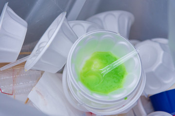 かき氷のカップ 容器のゴミ