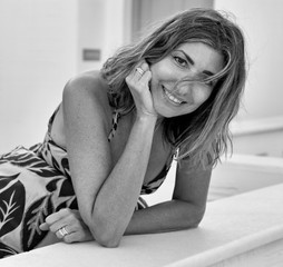 Ritratto di donna in bianco e nero