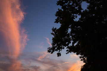 Cielo de colores al atardecer