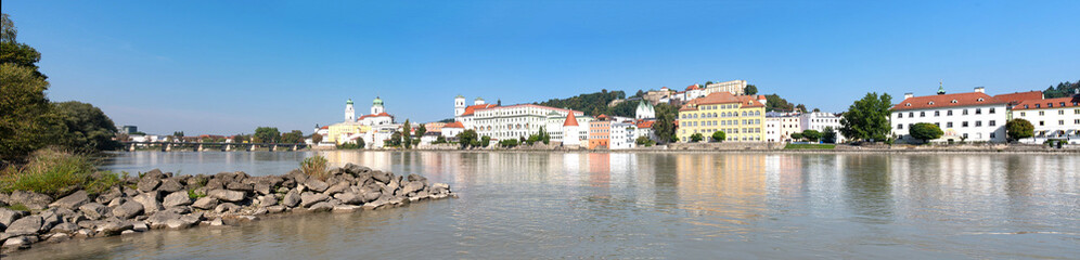 Fototapeta na wymiar Dreiflüssestadt Passau Panorama