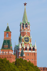 Fototapeta na wymiar View of Spasskaya Tower of the Moscow Kremlin in the sunny September afternoon. Moscow, Russia