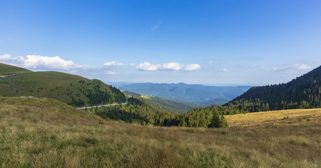 Fototapeta na wymiar mountains around the Transalpina road in Romania