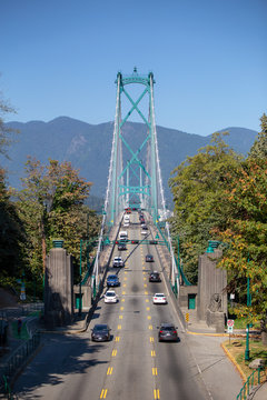 Traffic on stanley bridge during the summer