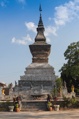 Fototapeta premium The famous marble temple Benchamabophit from Bangkok, Thailand