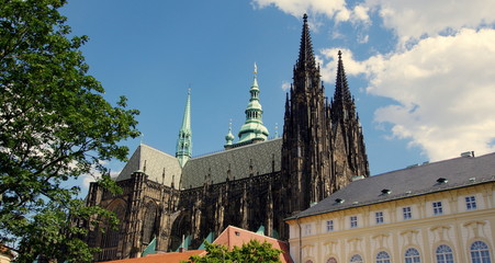 Arcykatedry św. Wita w stolicy Czech na Hradczanach w Pradze, piękna średniowieczna architektura
