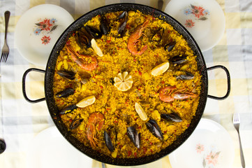 paella de marisco mediterranea