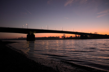 Br&uuml;cke im Abendrot