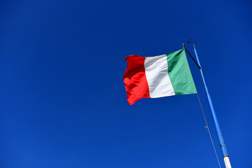 Naklejka na ściany i meble Waving Italian flag
