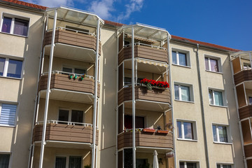 Sanierter Plattenbau