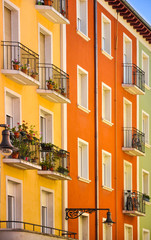Casas de colores. Arquitectura original en Pamplona, Navarra, España