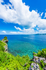 Naklejka premium Przylądek Maeda w Okinawie, Japonia