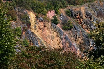 verlassener Steinbruch