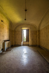Verlassenes altes Herrenhaus im Barockstil