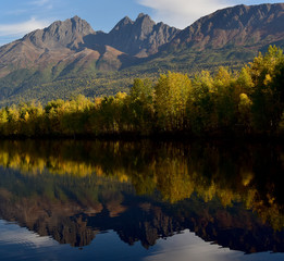 Fototapeta premium Autumn Colors at Reflections Lake, Alaska