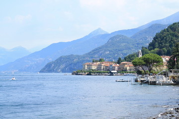 Fototapeta premium Bellagio, le luxueux village sur les rives du lac de Come, Italie 