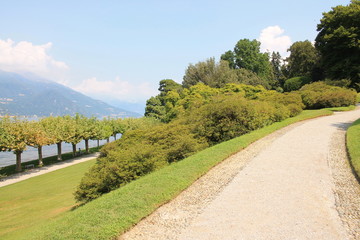 Fototapeta na wymiar Jardin botanique à Bellagio, le luxueux village sur les rives du lac de Come, Italie 
