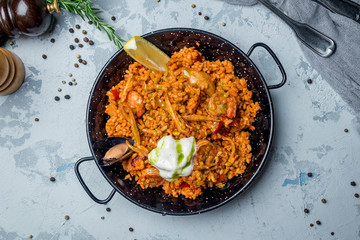 paella with shrimp