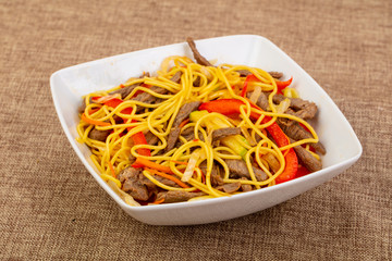 Wook noodle with beef and vegetables