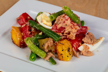 Nicoise salad with tuna