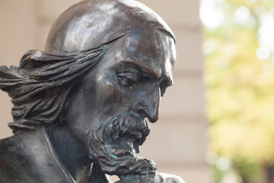 Bronzeskulptur "Comenius", Potsdam-Babelsberg
