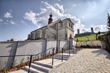 Kościół Rzymskokatolicki św. Bartłomieja i Zamek w Chęcinach - Chęciny - Polska - obrazy, fototapety, plakaty