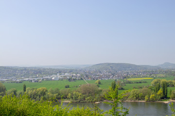 Ausblick auf die "Goldene Meile",die Eifel und Koisdorf vom Rheinsteig aus